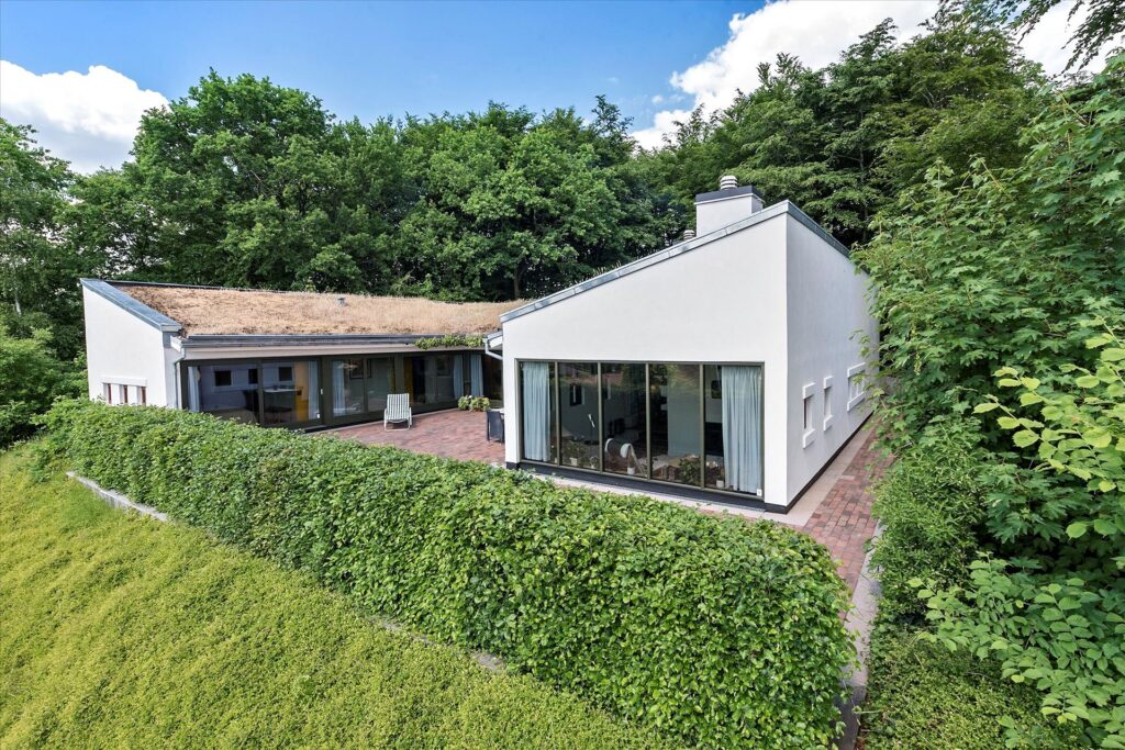 Lækkert arkitekttegnet hus i Herning, Gårdhus, sedumtag
