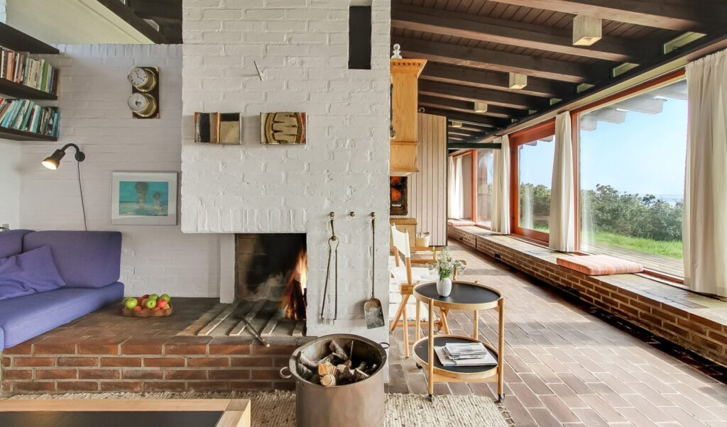 Pejs i sommerhus, arkitekttegnet sommerhus på Mols