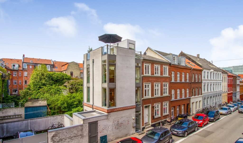 Byhus til salg, urban arkitektur,