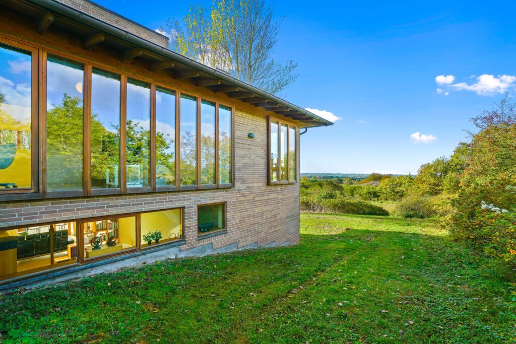 Utzon villa ved Faaborg, Vinduesrammer uden på huset