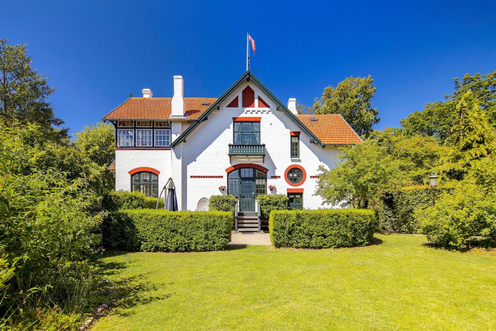Romantisk villa i Rudkøbing til salg, arkitekttegnet bolig. Patriciervilla