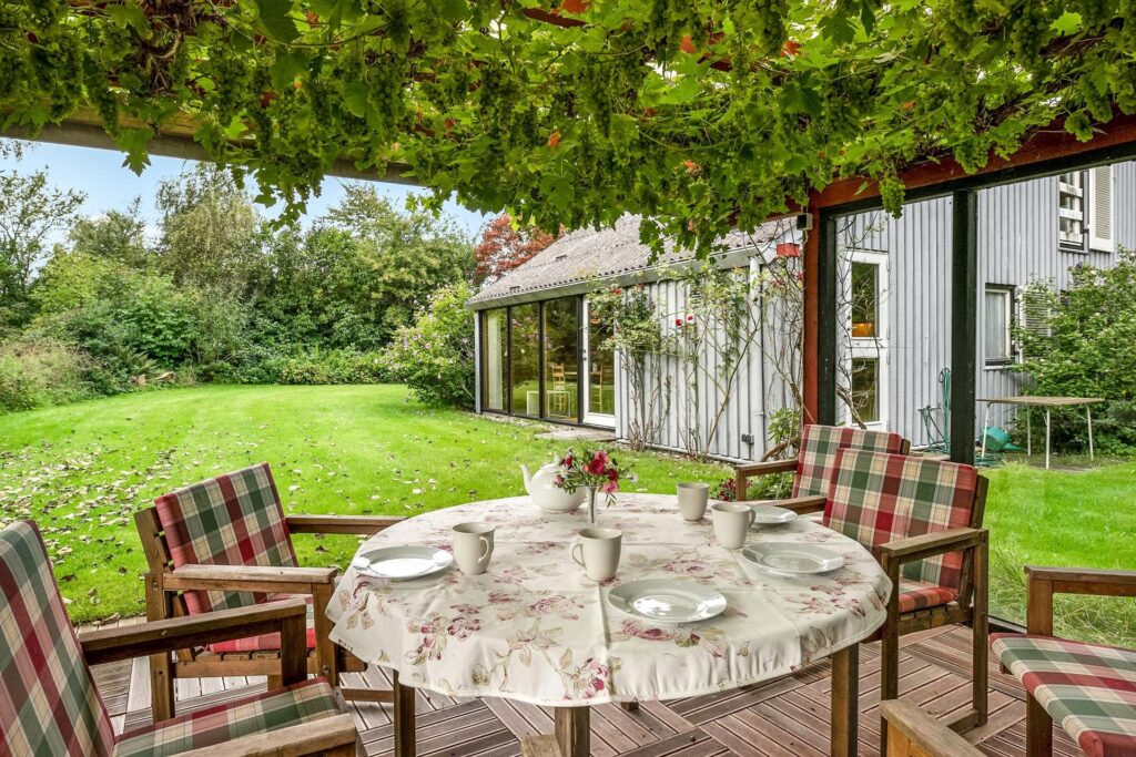 Arkitekttegnet sommerhus til salg i Gilleleje. 60'er arkitektur. Sommerhus i træ. Arkitekttegnet sommerhus