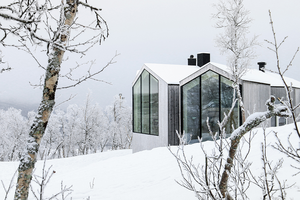 Split view mountain lodge, arkitekttegnet feriehytte i Norge