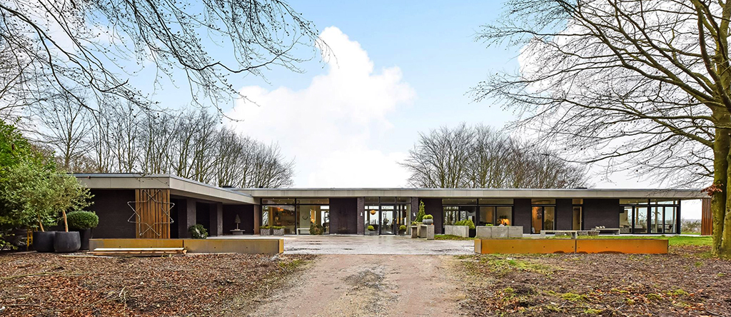 Modernistisk villa, arkitekttegnet modernistisk villa
