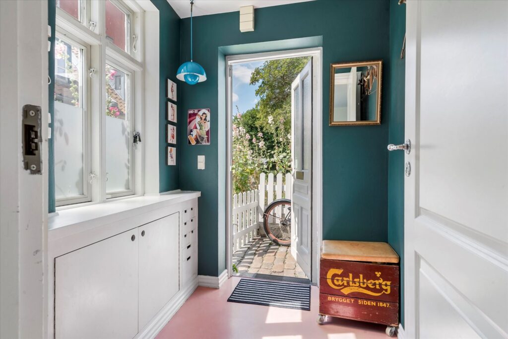 Møllestien Aarhus. Moderne entré i gammelt hus