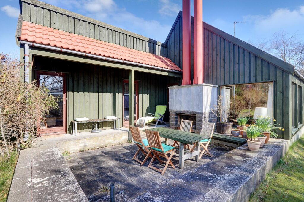 Arkitekttegnet sommerhus til salg ved Nykøbing Sj. 70'er sommerhus, Gori grøn