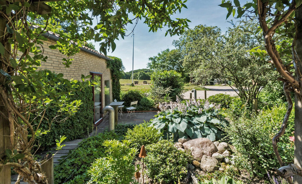 Arkitekttegnet hus, arkitekttegnet villa, atrium hus, gårdhave hus, Gule teglsten, ensidig taghældning