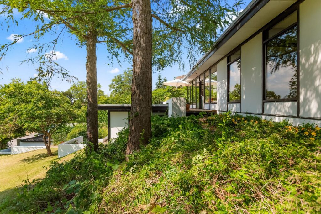 Japansk inspireret 60'er villa i Holte. Arkitekttegnet hus, arkitektoniske mesterværker