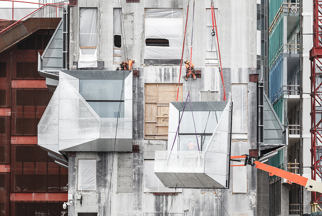 foto: Rasmus Hjortshøj - COAST, The Silo, COBE. Opsætning af ny stålfacade