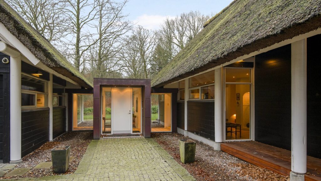 Skovhytte, arkitekttegnet landhus, arkitekttegnet skovhytte, moderne skovhytte, modern cottage, Hans Dall,