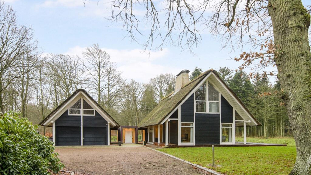 Arkitekttegnet hus, arkitekttegnede huse, arkitekt Hans Dall, Moderne skovhytte. Arkitekttegnede mesterværker