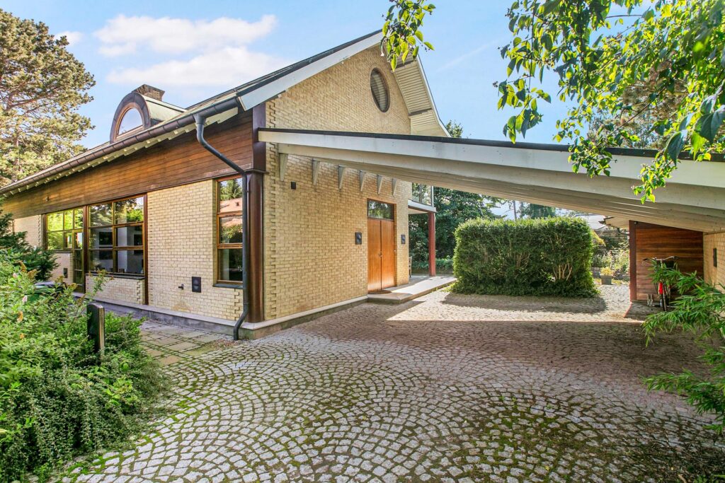 Postmoderne villa Solrød Strand, Arkitekt Tage Lyneborg