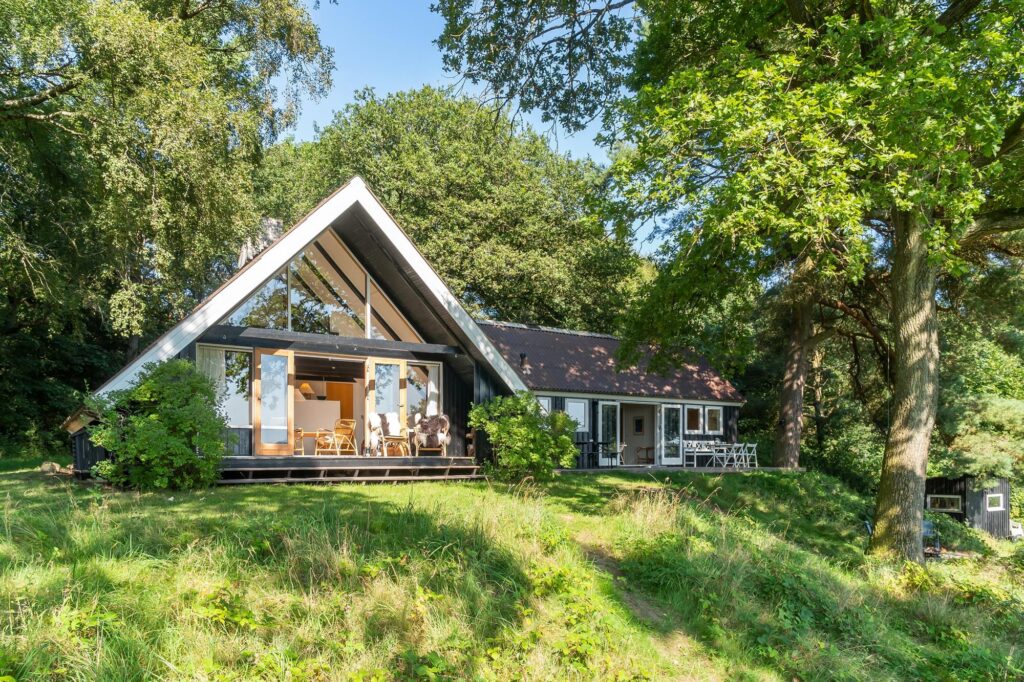 Arkitekttegnet sommerhus ved Mossø