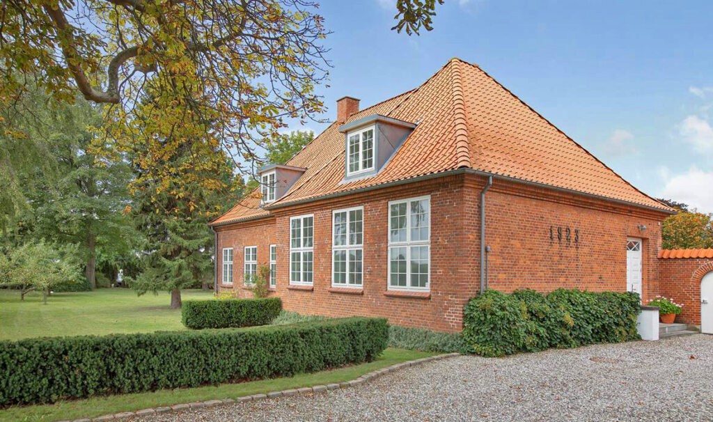 Skole i Søsum, bolig i skole